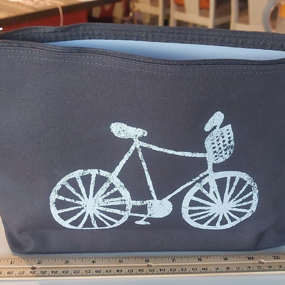 Thirty-one zipper pouch